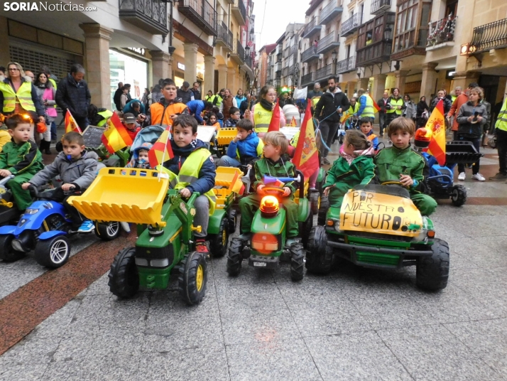 Los futuros agricultores salen a la calle por el campo