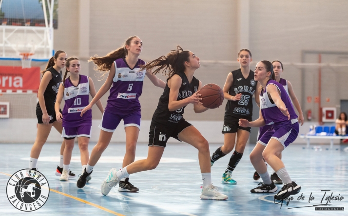 Las cadetes del CSB Cañada Real vuelven a la senda del triunfo y todavía aspiran al cuarto puesto