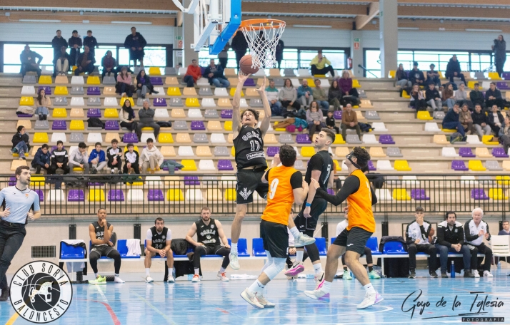 Universidad Pontificia de Salamanca supera al Soria Baloncesto (57-74) en el San Andrés