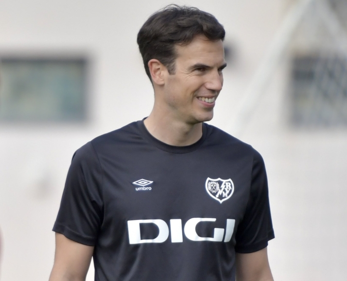 El exnumantino Iñigo Pérez se estrena como primer entrenador en el Rayo Vallecano