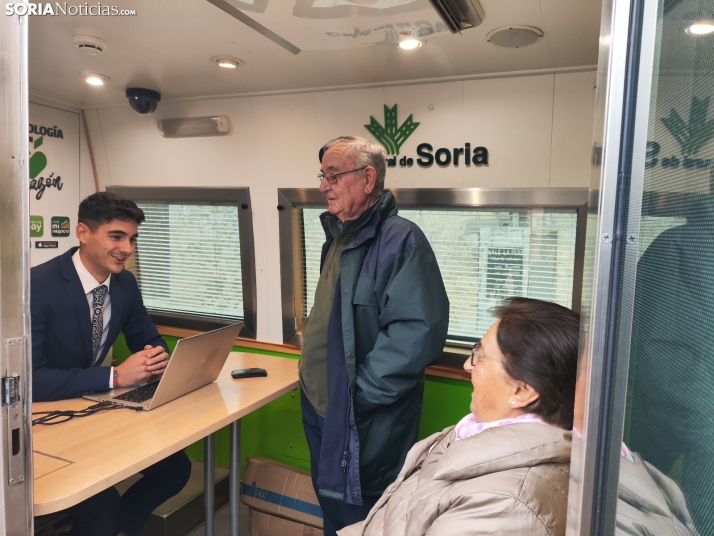 La lucha contra la exclusión financiera en Soria va sobre ruedas