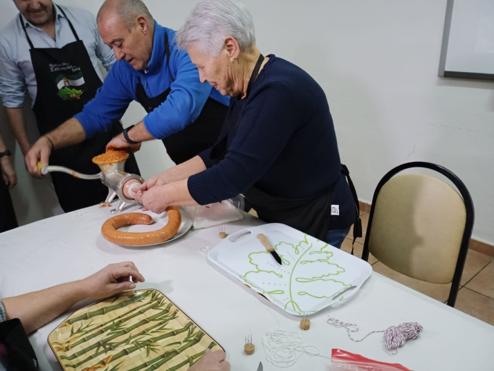 La asociación de extremeños en Soria realiza su propia Jornada de la Matanza