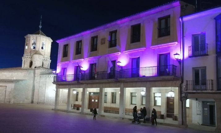 Almazán reivindica el 8M en el Cine Teatro Calderón