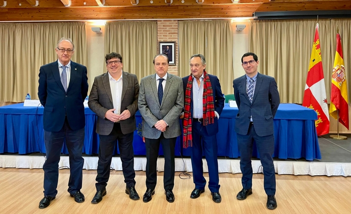 Almazán, ejemplar en su obligación de rendir su cuenta general