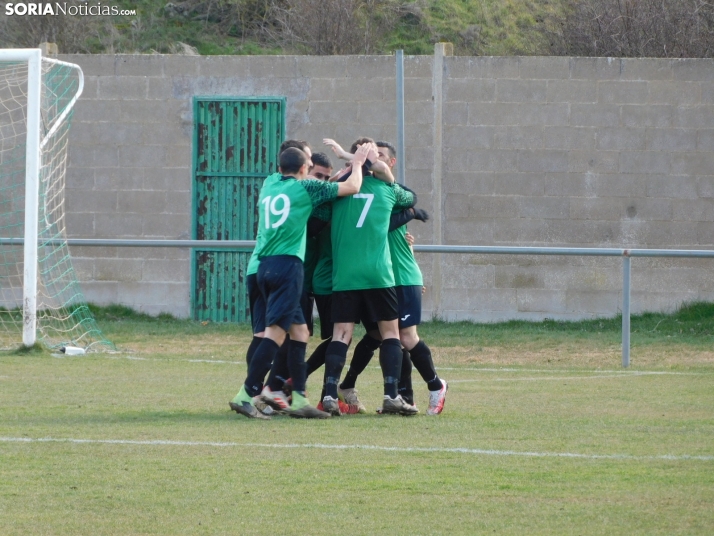 Fotos: El Ágreda sigue soñando con el ascenso tras su victoria frente al Aniñón
