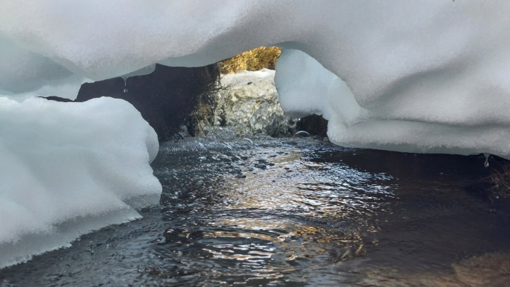 Impresionantes imágenes del deshielo en el nacimiento del río Duero