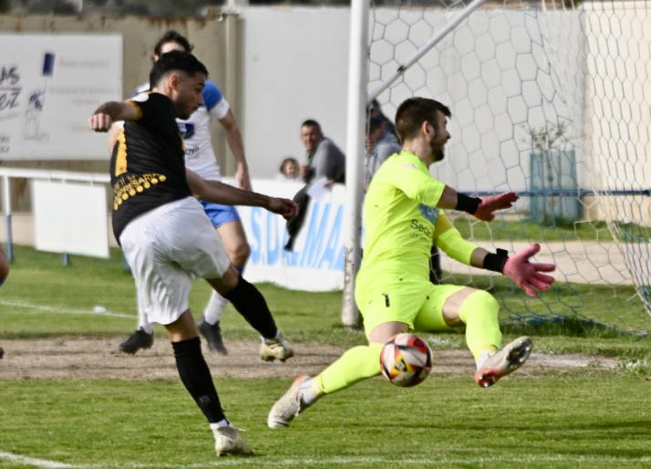 La S.D. Almazán no puede con uno de los gallitos de la competición (0-1)