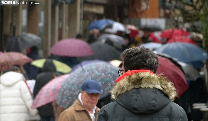 Sábado Santo con cielos cubiertos y precipitaciones