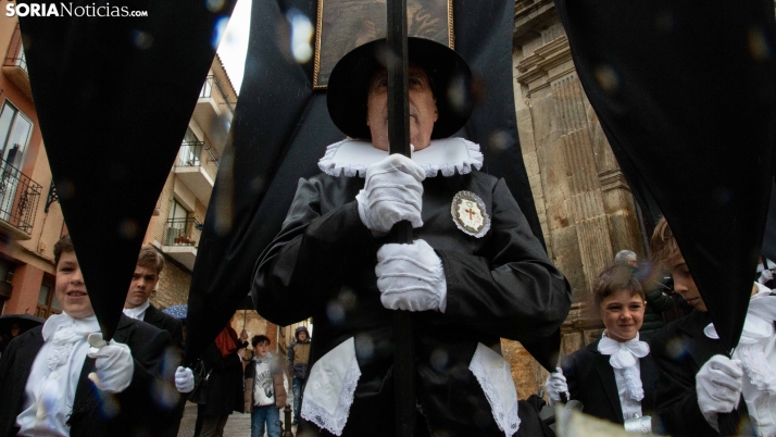 FOTOS | Procesión, matinal y lluviosa, del Viernes Santo en Ágreda