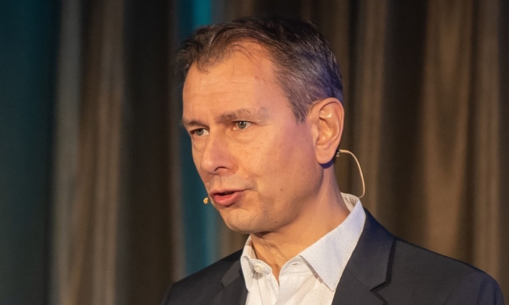 El exdirector de IA de Telefónica estrena con el aforo completo una nueva edición de ‘Los Desayunos de FOES’