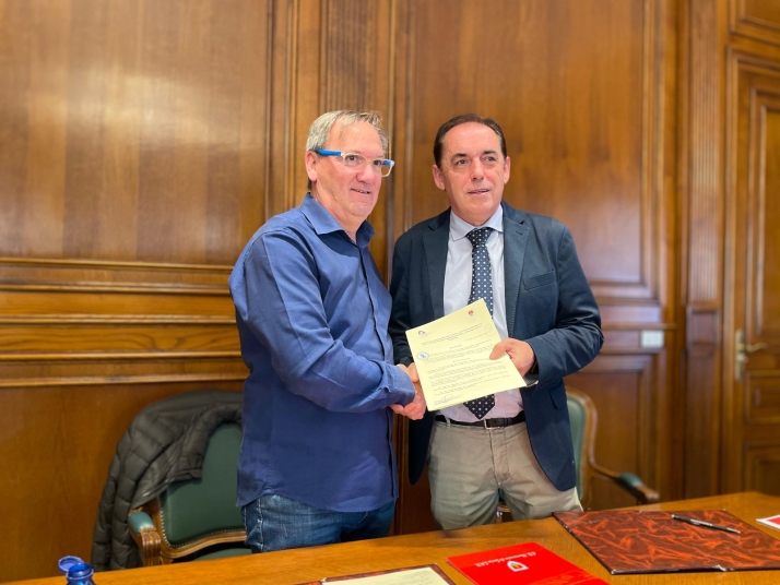 Serrano y Rubio arengan a la afición del Numancia en esta fase decisiva de la temporada