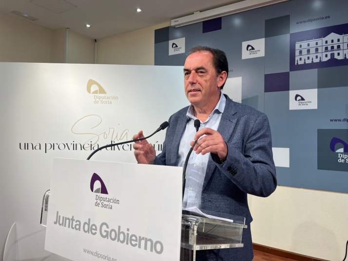 Serrano calma las aguas con las trabajadoras de ayuda a domicilio: No nos sobran y hay que mimarlas