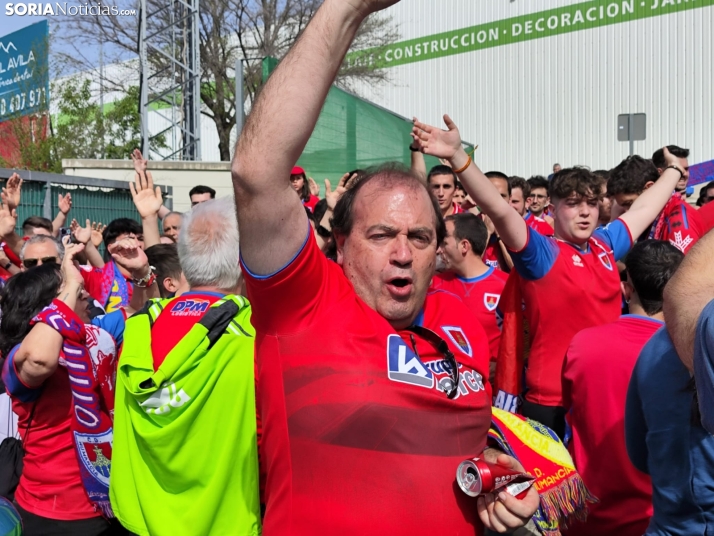 Vídeo y fotos | Espectacular recibimiento al Numancia en Madrid