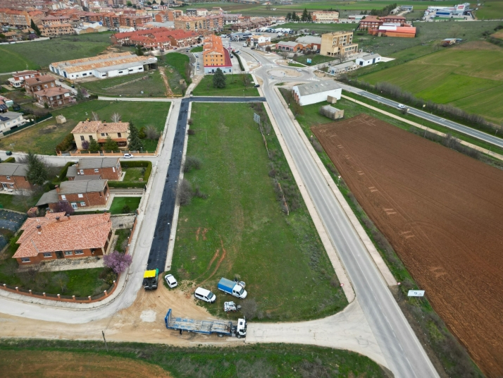 El ayuntamiento de Almazán comienza con la pavimentación del municipio