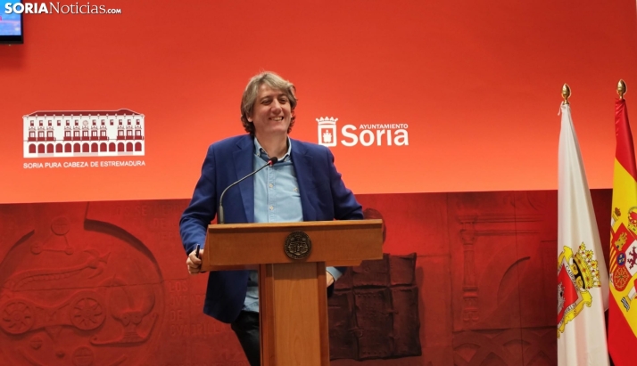 Mínguez pide disculpas y paciencia por los cierres en las piscinas y habla de circunstancias curiosas de los trabajadores