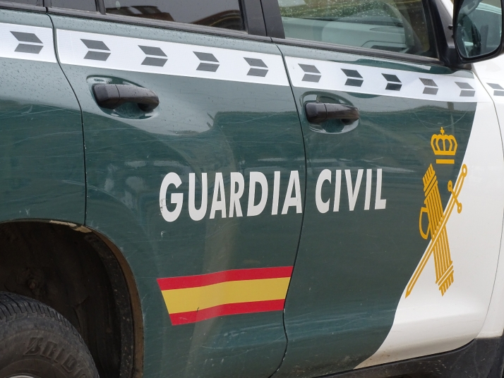 Los Guardias Civiles aseguran que los vehículos de Tráfico con son suficientes