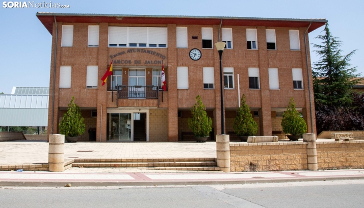 El PSOE denuncia carencias en la sanidad y el transporte en Arcos y el PP asegura que no hablan de industria ni de Sepes 