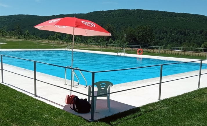 Covaleda licita el bar de sus piscinas municipales