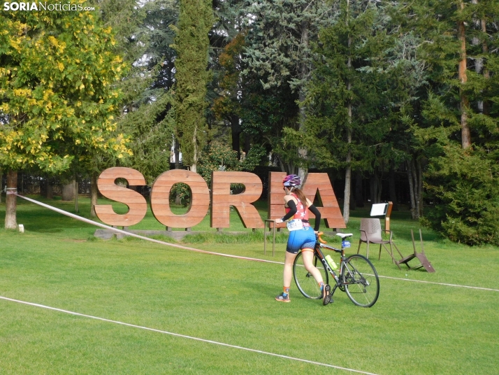 GALERÍA | Del frío al calor y mucho ambiente en el Campeonato de España de duatlón por relevos