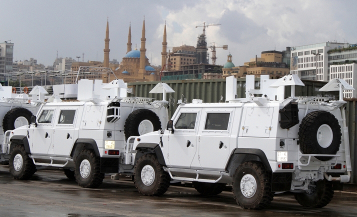 Maquetación de un vehículo militar este sábado en el Casino
