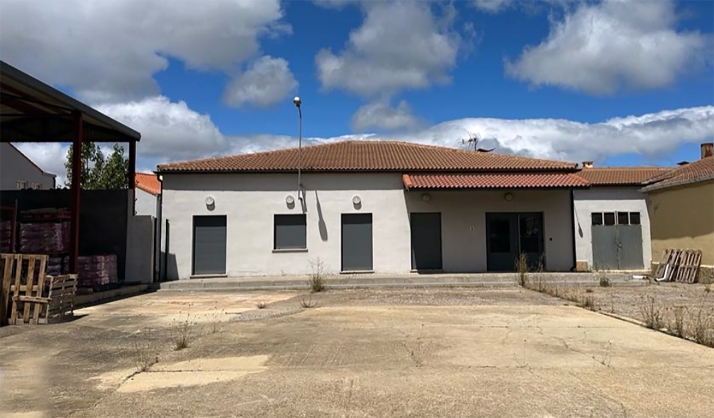 Formalizado el contrato para un nuevo supermercado en San Pedro Manrique