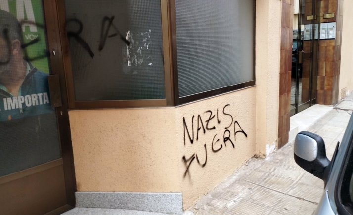 Vox Soria denuncia pintadas y rotura de cristales en su fachada