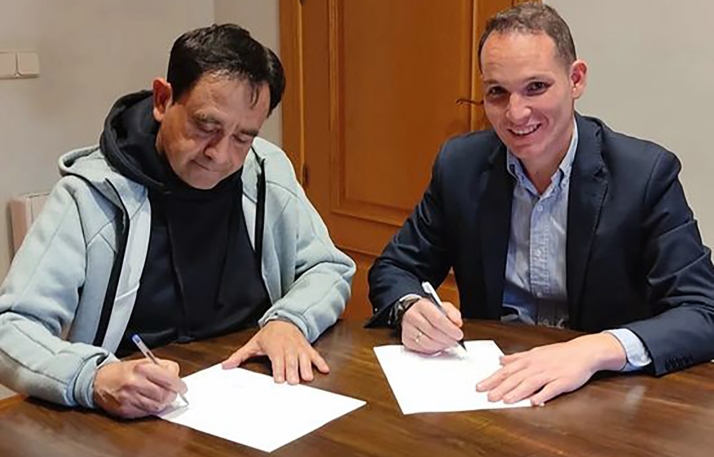 San Esteban suscribe con su agrupación deportiva un acuerdo para fomentar actividades en el municipio