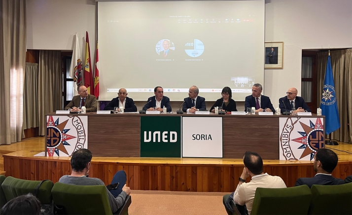 La Junta Rectora de la UNED de Soria visita las sesiones de trabajo del Campus Noroeste en la Casa de la Tierra