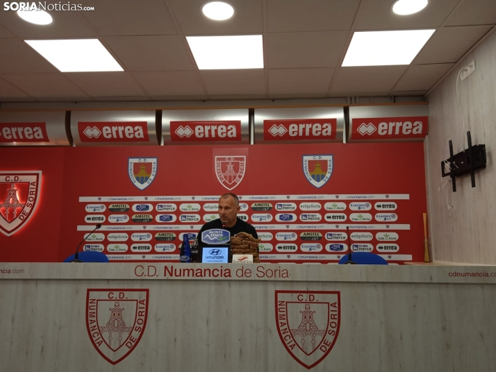 Javi Moreno: Si queremos el ascenso directo no podemos fallar ninguno de los cuatro partidos que quedan