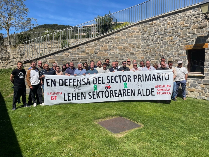Los agricultores no descartan unir fuerzas con los franceses para cerrar la frontera en La Junquera
