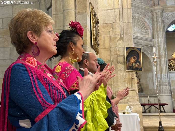 Galería: Color y mucho arte en la misa rociera de la Feria de Abril