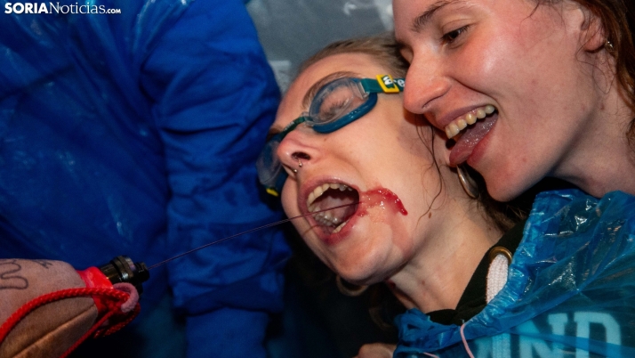 Un lluvioso Catapán no esconde el espíritu sanjuanero