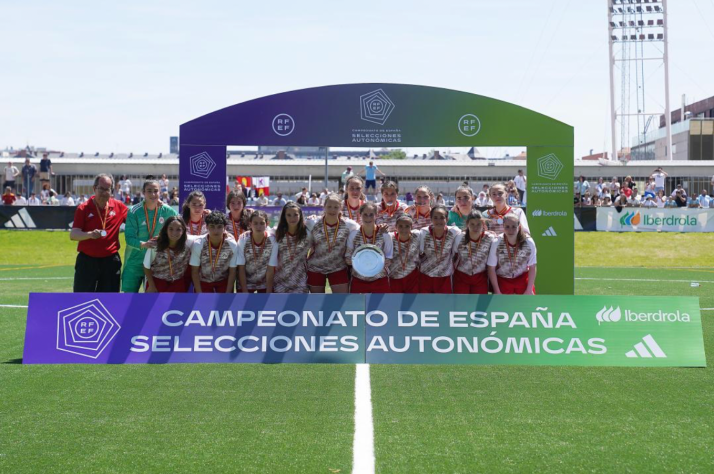 La Selección de Castilla y León femenina de fútbol, subcampeona de España plata cadete