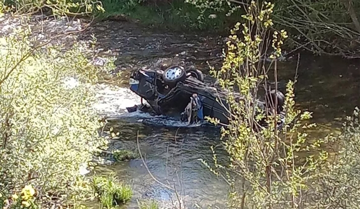Fallece al caer al río el turismo en el que viajaba en León