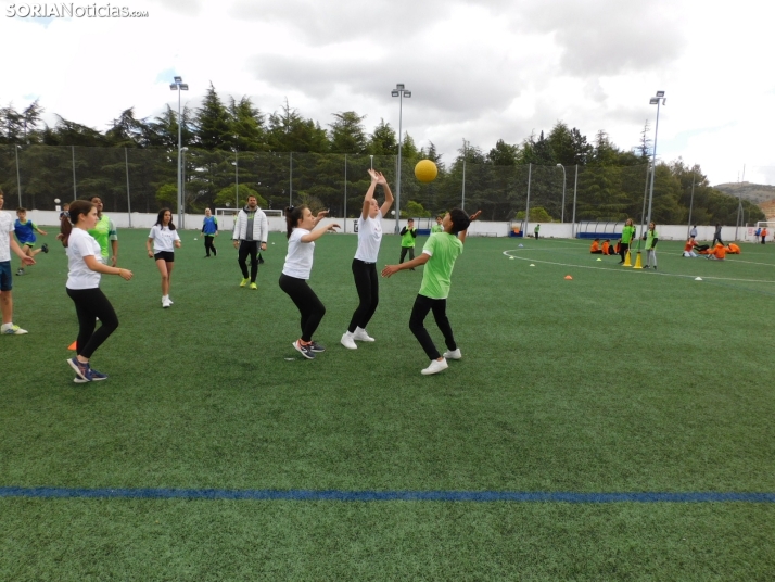 Fotos: ¿Qué es la pelota numantina? 240 niños aprenden sobre este deporte en el San Andrés