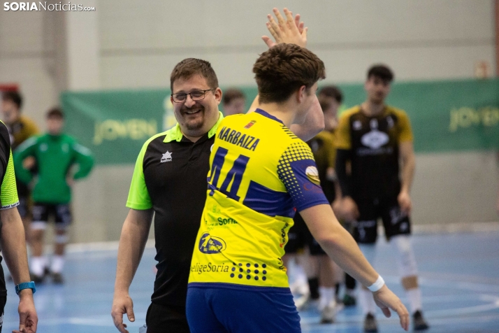 El BM Soria afronta un partido incógnita ante la Avilesina en la que puede ser la despedida de Lluelles del San Andrés