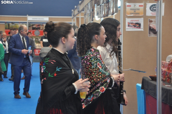 Casi 200 expositores y espíritu de renovación: Arranca la Feria de Almazán