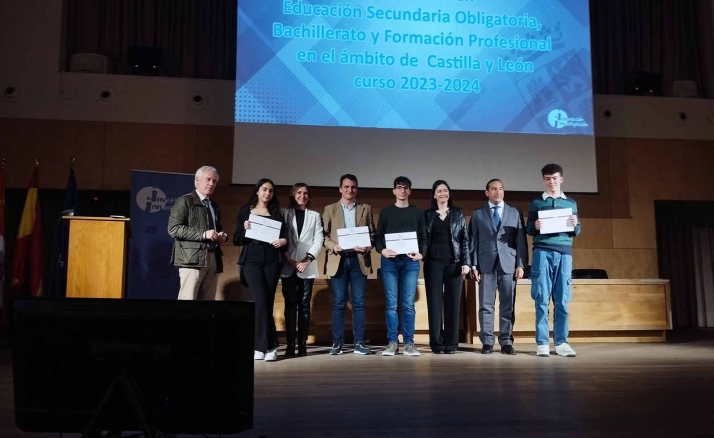 El IES Santa Catalina de El Burgo, finalista en los XI Premios de Investigación e Innovación de Castilla y León