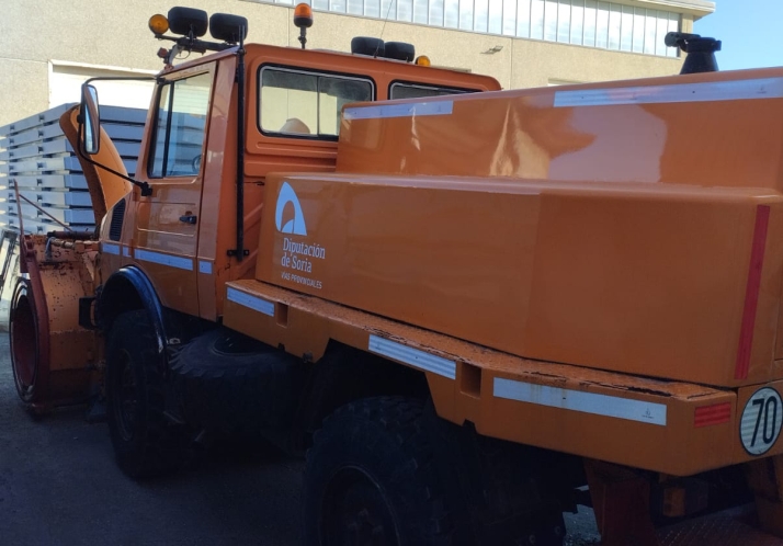 La Diputación pone a la venta vehículos de su Parque de Maquinaria