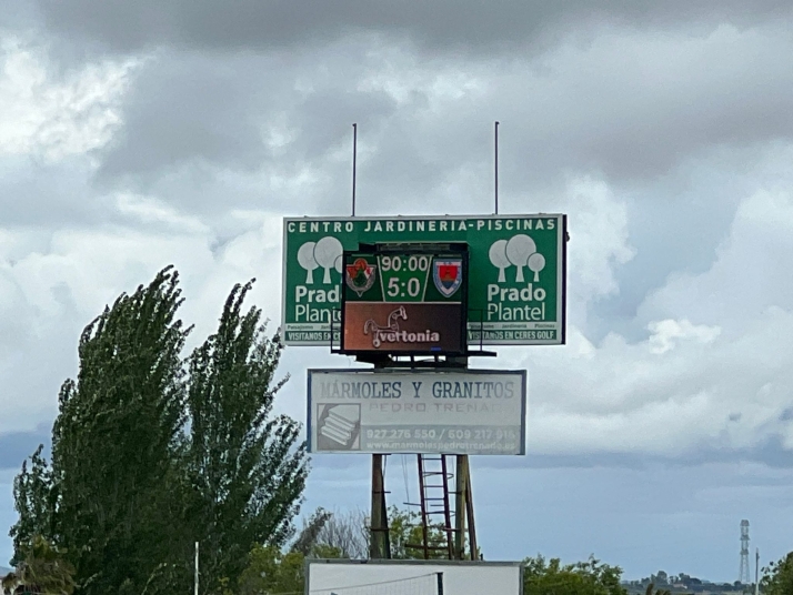 Cacereño 5-0 Numancia: Un equipo soriano, incapaz, se despide del ascenso directo por deméritos propios