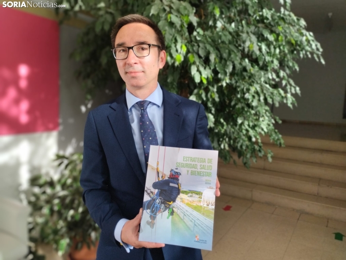 El absentismo laboral preocupa a la Junta de Castilla y León, que estudia medidas para combatirlo