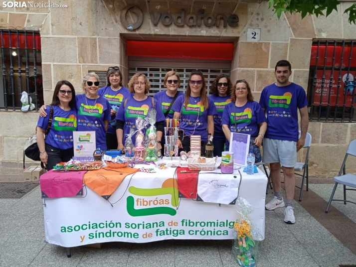 Fibróas sale a la calle por el Día Mundial de la Fibromialgia para concienciar a los sorianos de su enfermedad 