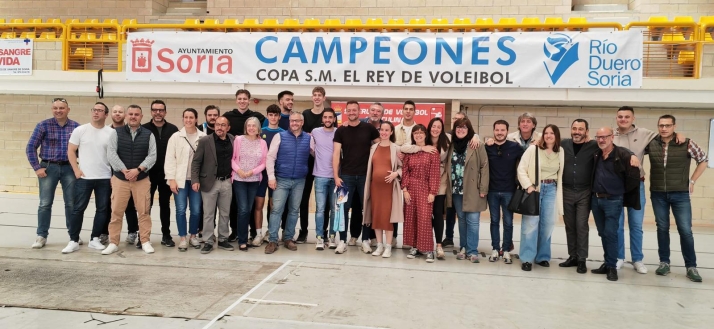 Manu Salvador se despide del voleibol después de una carrera de película y el Río Duero retira su número 2