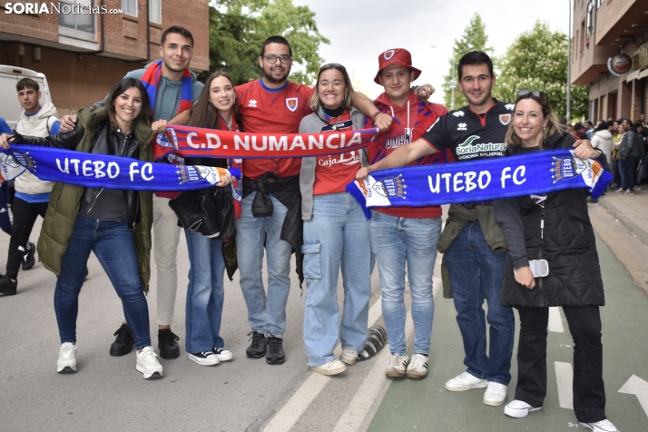 GALERÍA | Las aficiones del Numancia y el Utebo, listas para el partido