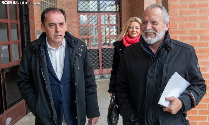 Petición de dimisiones en la Diputación por su incapacidad para desarrollar el Aeródromo de Garray