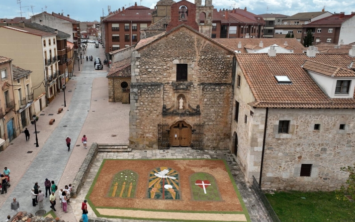 San Esteban de Gormaz continuará con sus tradicionales alfombras florales en el Corpus