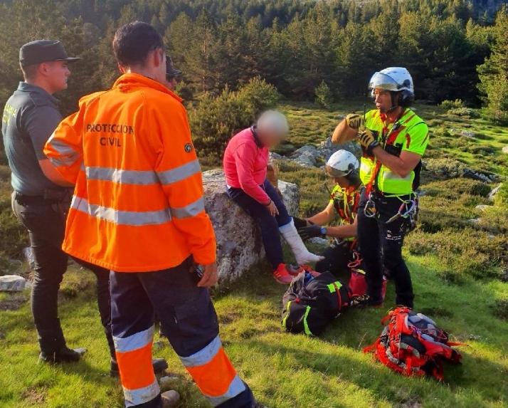 La Guardia Civil rescata a una persona de 73 años en las inmediaciones de la Laguna Helada