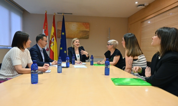 Castilla y León agiliza la asistencia y los servicios e incrementa las ayudas a las personas con ELA 