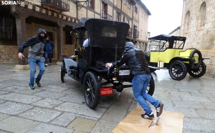 GALERÍA | Vehículos centenarios en El Burgo
