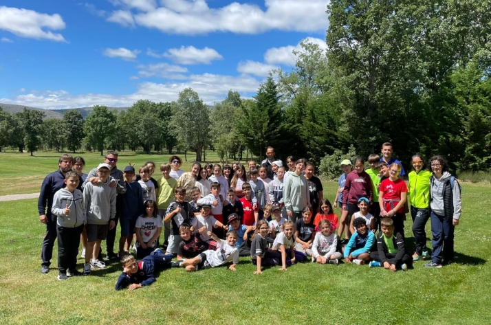 325 escolares de Soria se adentran en el mundo del golf